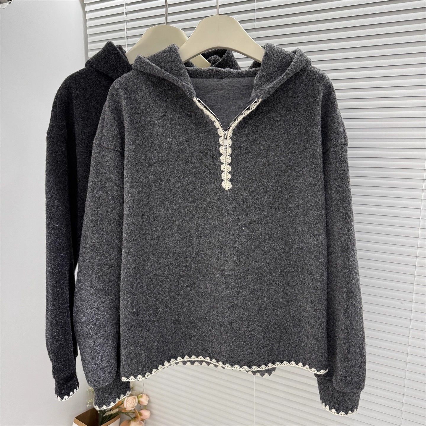 2025年新款韩版连帽半拉链毛衣女灰色宽松慵懒风针织衫秋冬上衣潮