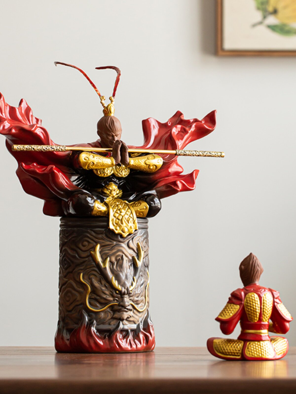 크리 에이 티브 보라색 모래 원숭이 왕 원숭이 왕 장식품 홈 거실 데스크탑 선 세라믹 장식 부처님을 물리 치기 위해 싸우는