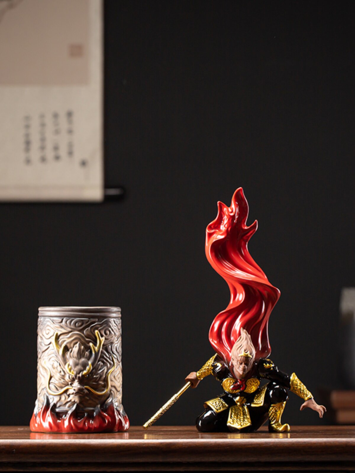 크리 에이 티브 보라색 모래 원숭이 왕 원숭이 왕 장식품 홈 거실 데스크탑 선 세라믹 장식 부처님을 물리 치기 위해 싸우는