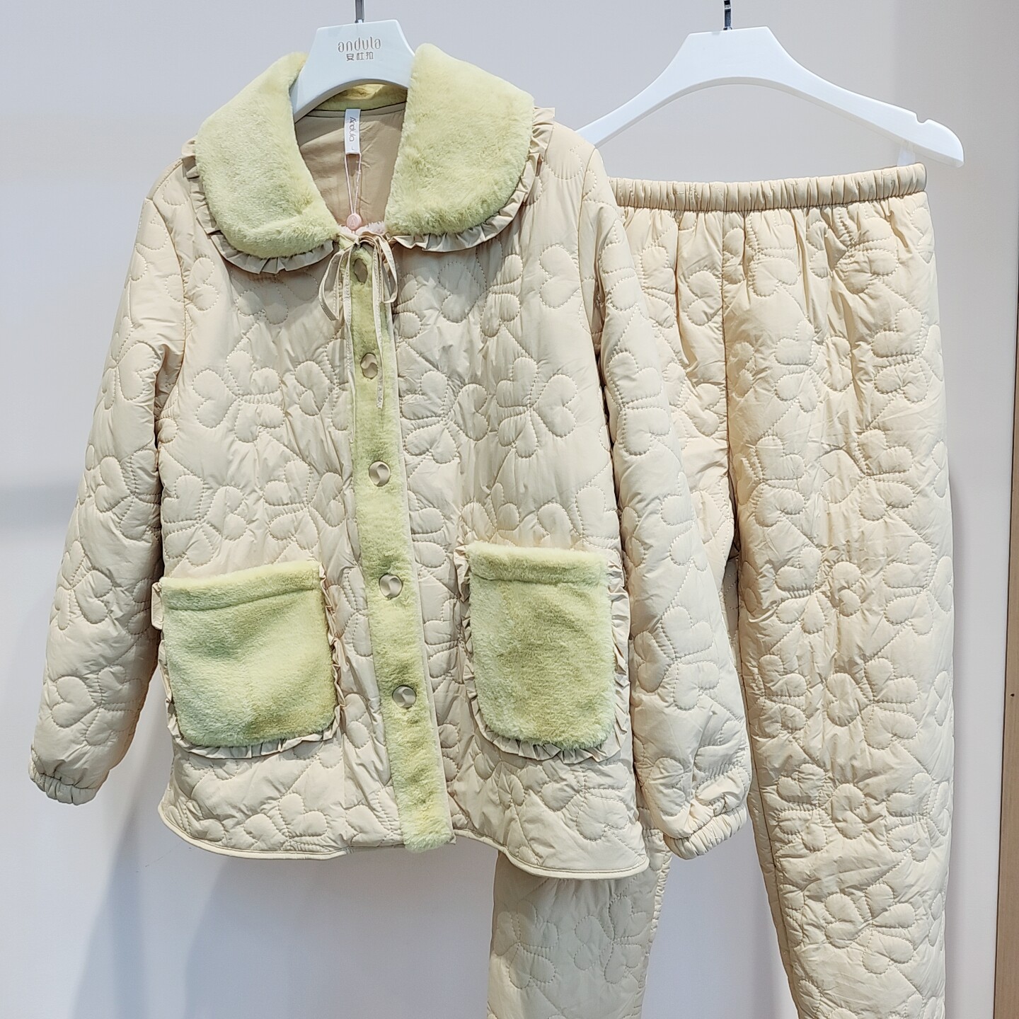 专柜高货安杜拉冬女 翻领轻羽绒棉加厚保暖甜美睡衣家居服套36053