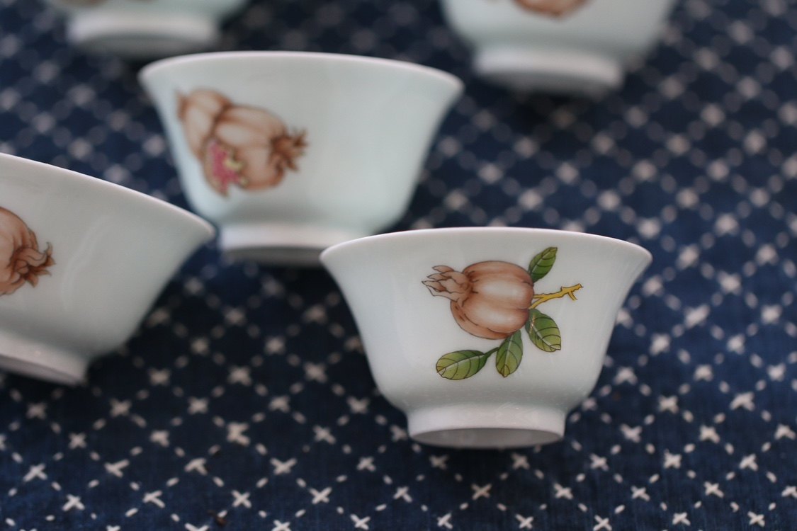 半闲甄选早期台商小众定制超薄粉彩手绘石榴斗彩佛手茶杯限量茶器