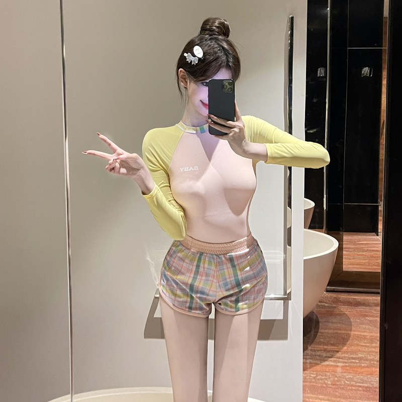 泳衣女长袖防晒保守纯欲遮肉显瘦连体平角裤冲浪潜水服泡温泉度假