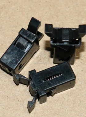 适配奥迪 A4LA5A6LA8Q5Q7 眼镜盒卡扣顶灯阅读灯卡子锁扣维修配件