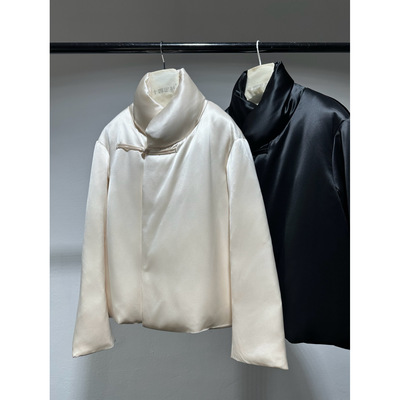 新中式盘扣三醋酸缎面鹅绒羽绒服