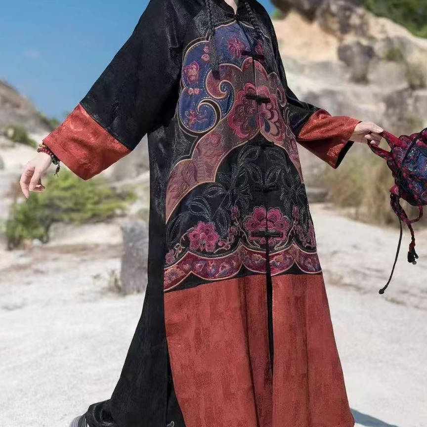 2025春新款外套民族风重工刺绣立领盘扣长款长袖大衣宽松大码袍子