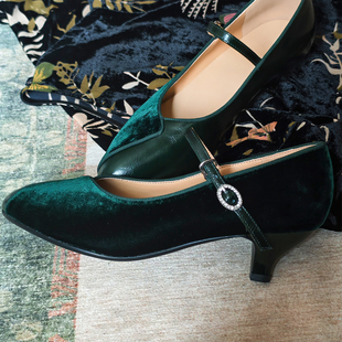 奈里复古民国绿丝绒拼接优雅40旗袍高跟鞋 杏仁头一字带酒杯跟单鞋