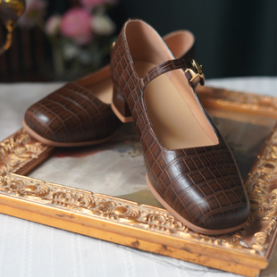 奈里法式复古牛皮棕咖鳄鱼纹大方头粗跟单鞋民国旗袍一字带小皮鞋