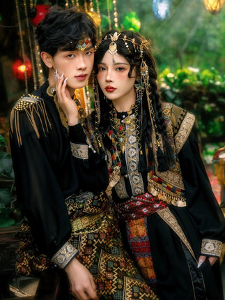 古国情侣装男士黑金藏袍西域王子公主版纳沙漠摄影夏日么么茶新款