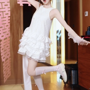 晨拍礼服女新娘高级感晨袍轻婚纱订婚设计感超仙轻奢敬酒服连衣裙