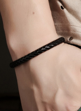 钛钢黑色编织皮绳小众摇滚手环