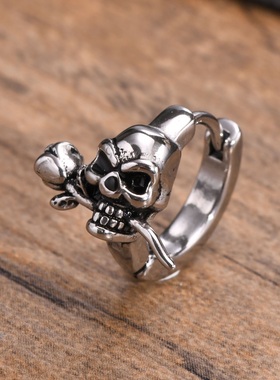 小鬼同款暗夜玫瑰骷髅头耳环男士单只黑色耳饰钛钢耳钉潮男高级感