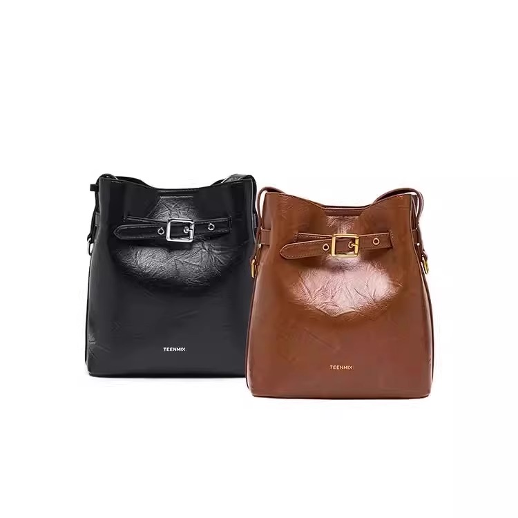 Teenmix天美意斜挎包复古水桶包