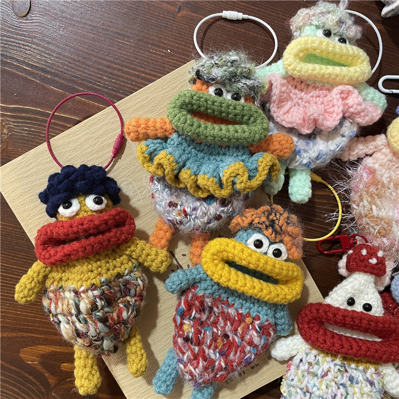 oneblue丨手工 毛线编织  香肠嘴怪兽 口红套 钥匙挂件 包包挂件