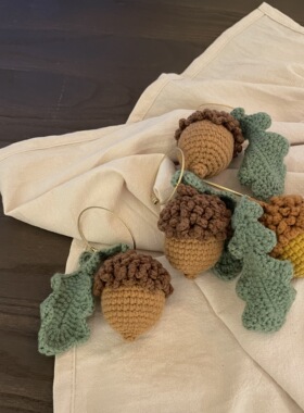 OneBlueNook丨 橡果 手工毛线编织橡果钥匙扣包包挂件耳机套挂件