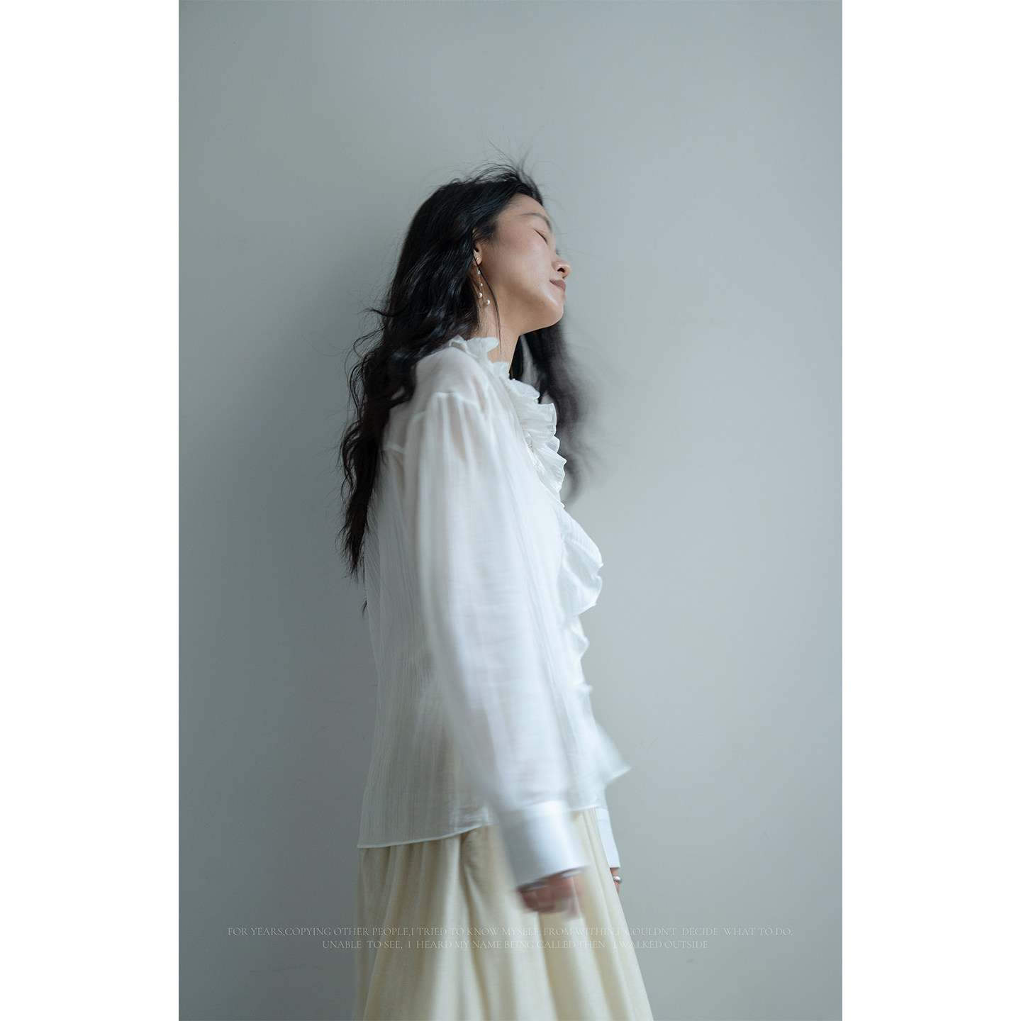 原隐新款春法式温柔风花边绉棉衬衫女白色长袖不对称飘带气质上衣