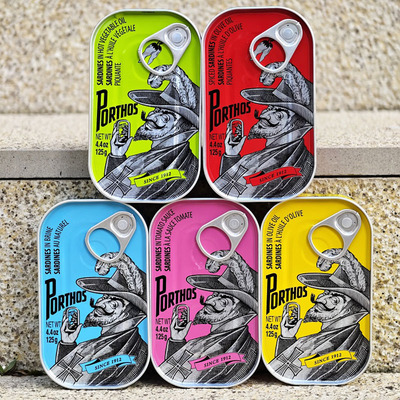 葡国老人盐水浸沙丁鱼罐头葡萄牙