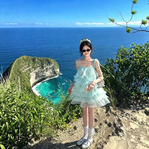 纯欲波浪边欧根纱蛋糕吊带裙