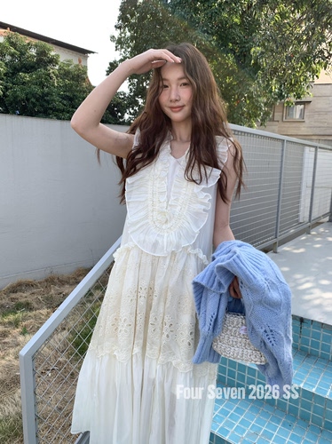 FOUR SEVEN 2026SS 重工 定制天丝绣花 花边领大裙摆拼接连衣裙