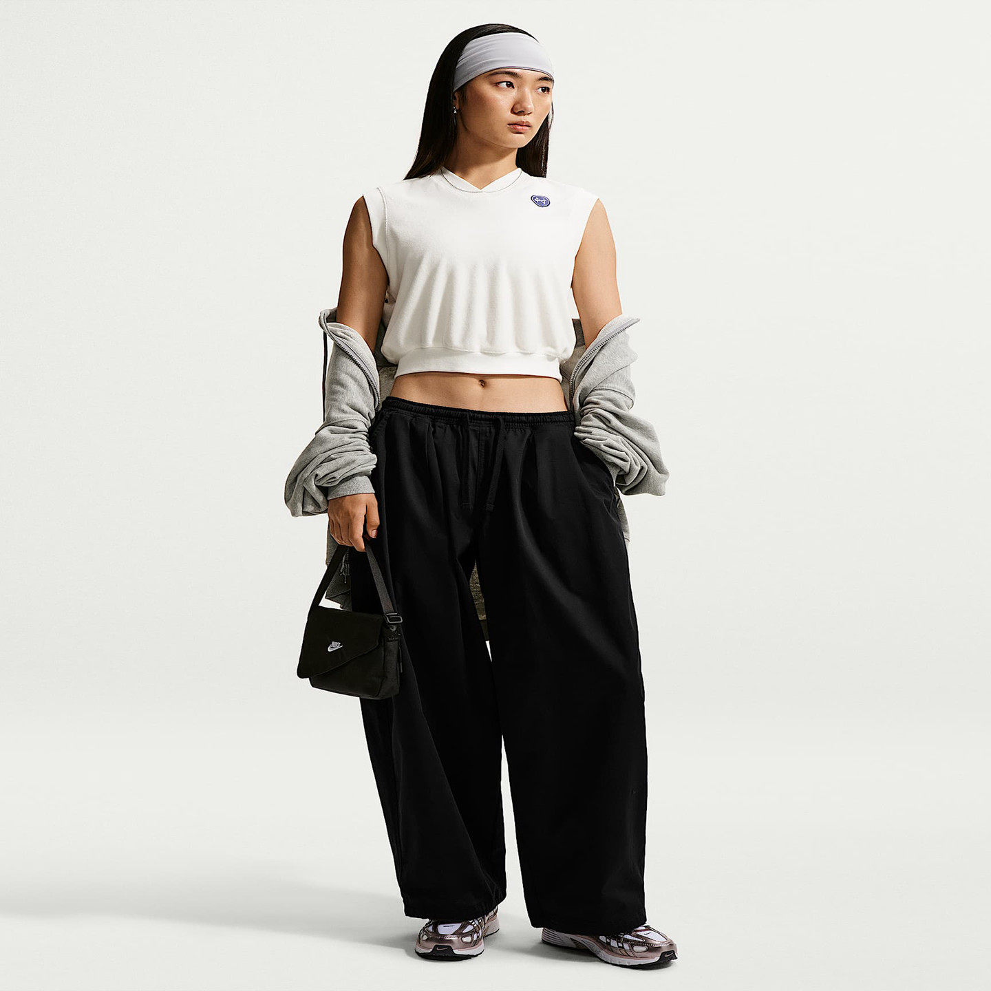 耐克Nike Sportswear女子 Oversize 风低腰百搭长裤IM8410