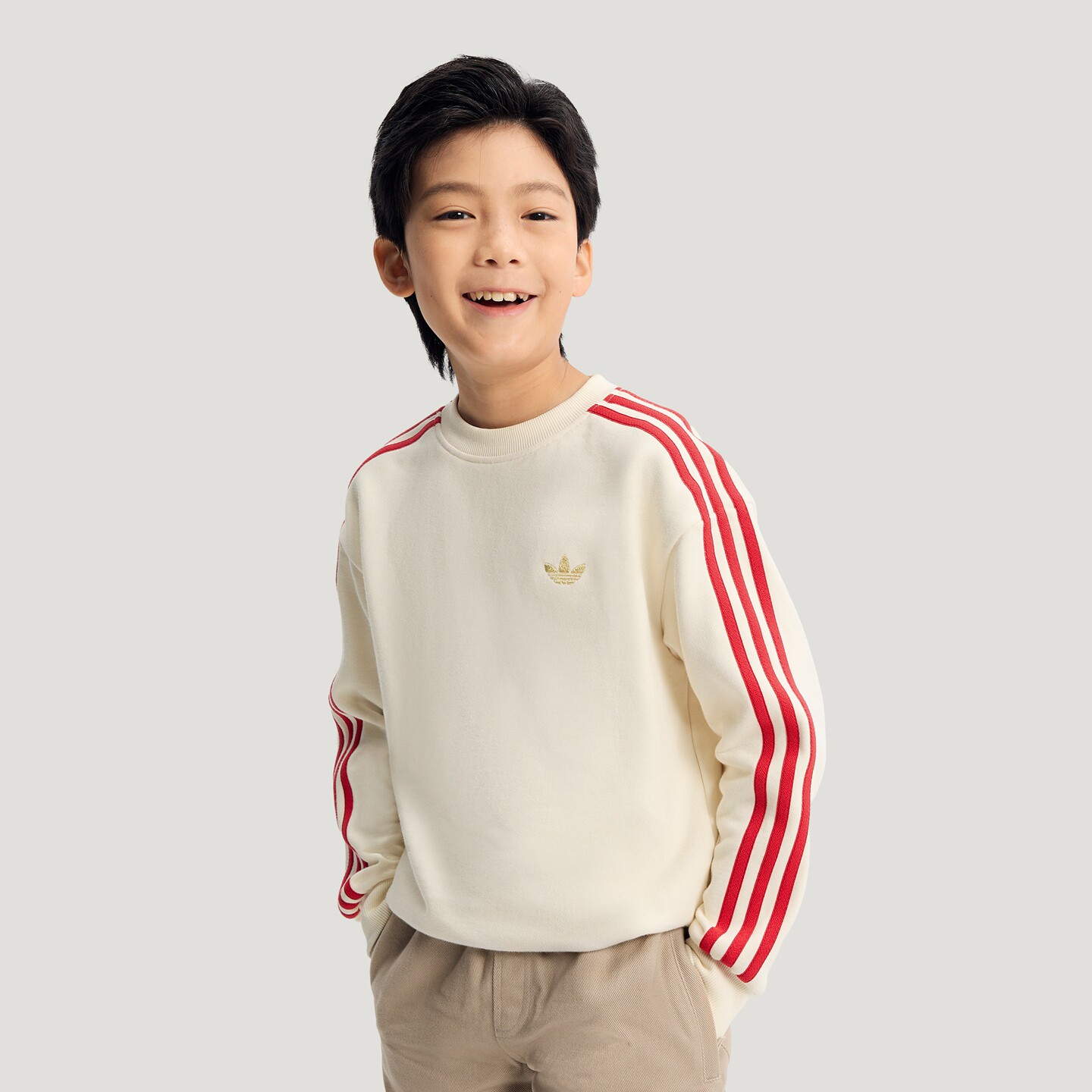 阿迪达斯男童新年款经典运动宽松长袖卫衣套头衫IA8932|IA8933
