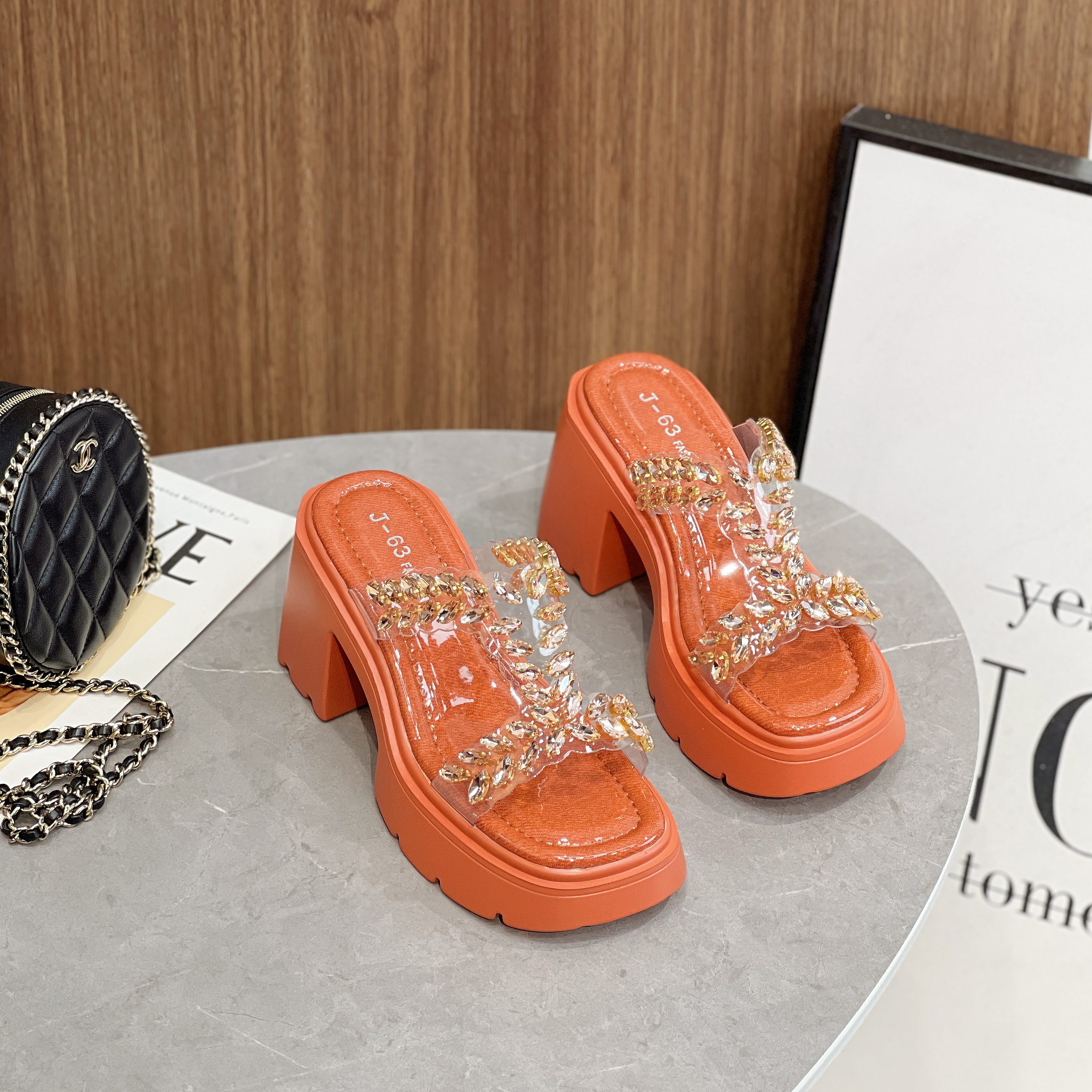 粗跟欧美露趾水钻透明带