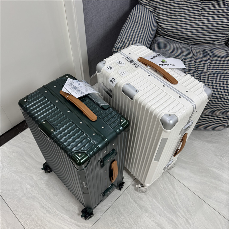 高端PC铝框箱刹车万向轮行李箱