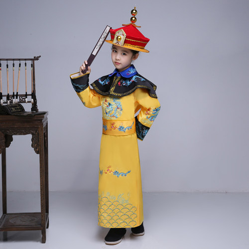 清朝小孩男古装儿童演出服小皇帝装太子龙袍旗装康熙乾隆雍正摄影 - 封面