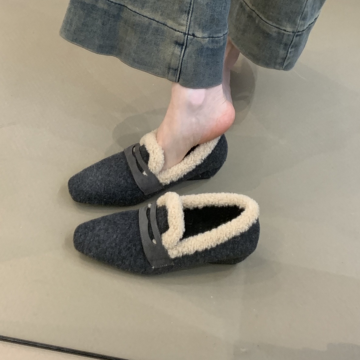 灰色英伦风百搭加绒一脚蹬乐福鞋