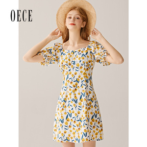 Oece春夏新款女装 文艺清新感碎花方领高腰修身雪纺连衣裙