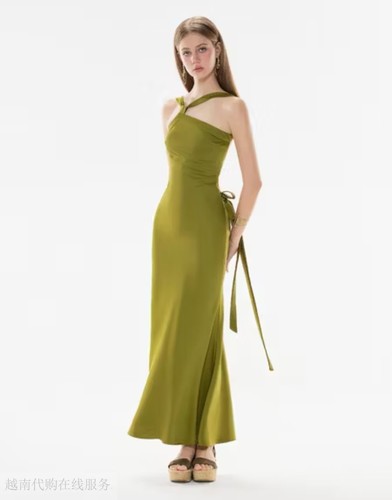 越十年越南小众devons优雅气质斜肩露背系带收腰包臀连衣裙