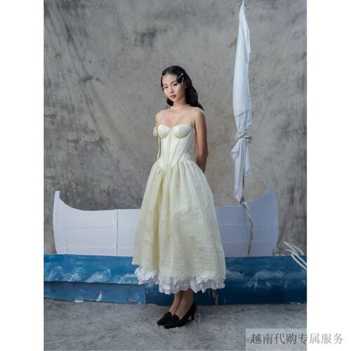 越十年越南小众品牌Boutiques法式复古设计感吊带连衣裙
