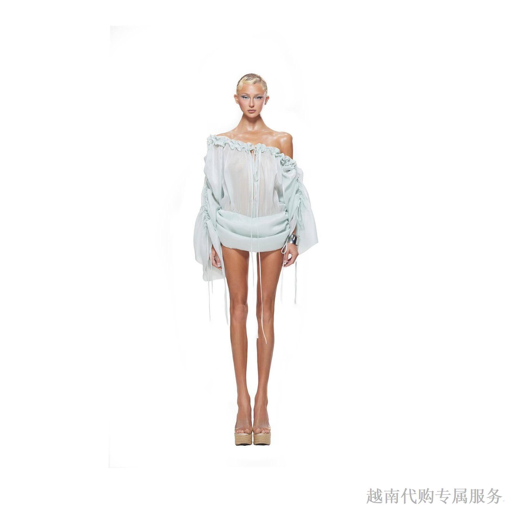 女十年越南小众ibiboss新款休闲时尚气质花边露肩长袖短裙连衣裙