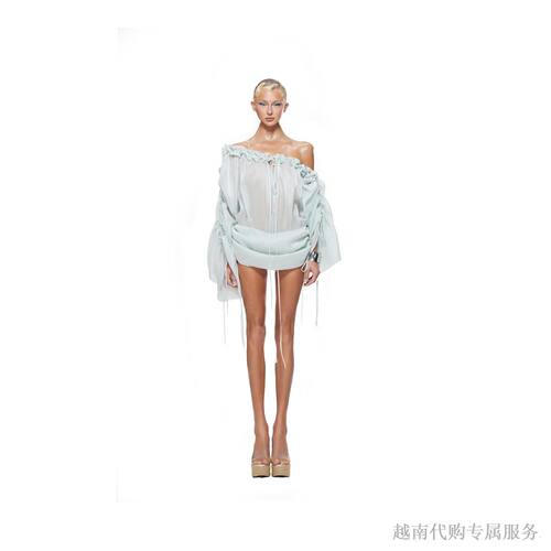女十年越南小众ibiboss新款休闲时尚气质花边露肩长袖短裙连衣裙
