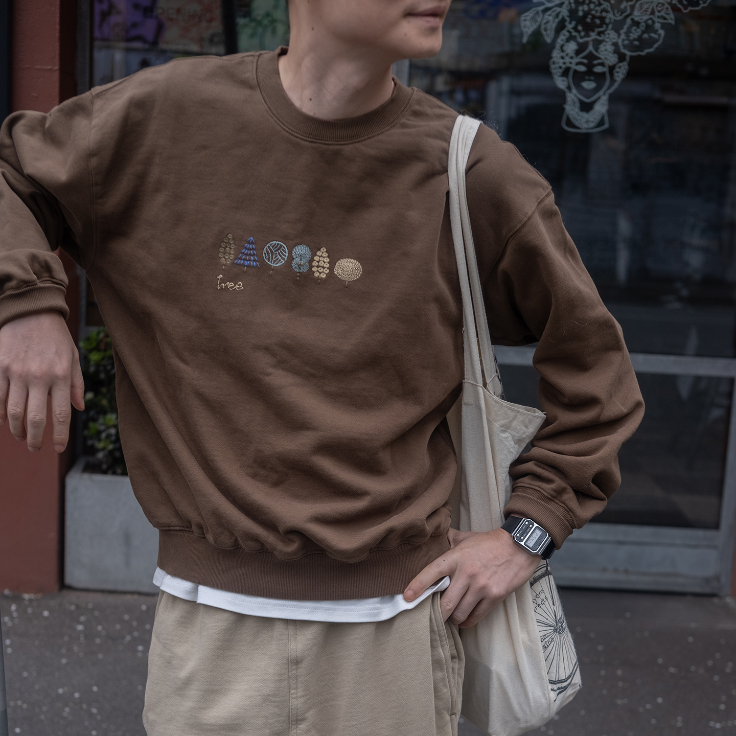 几立森林小树刺绣圆领卫衣