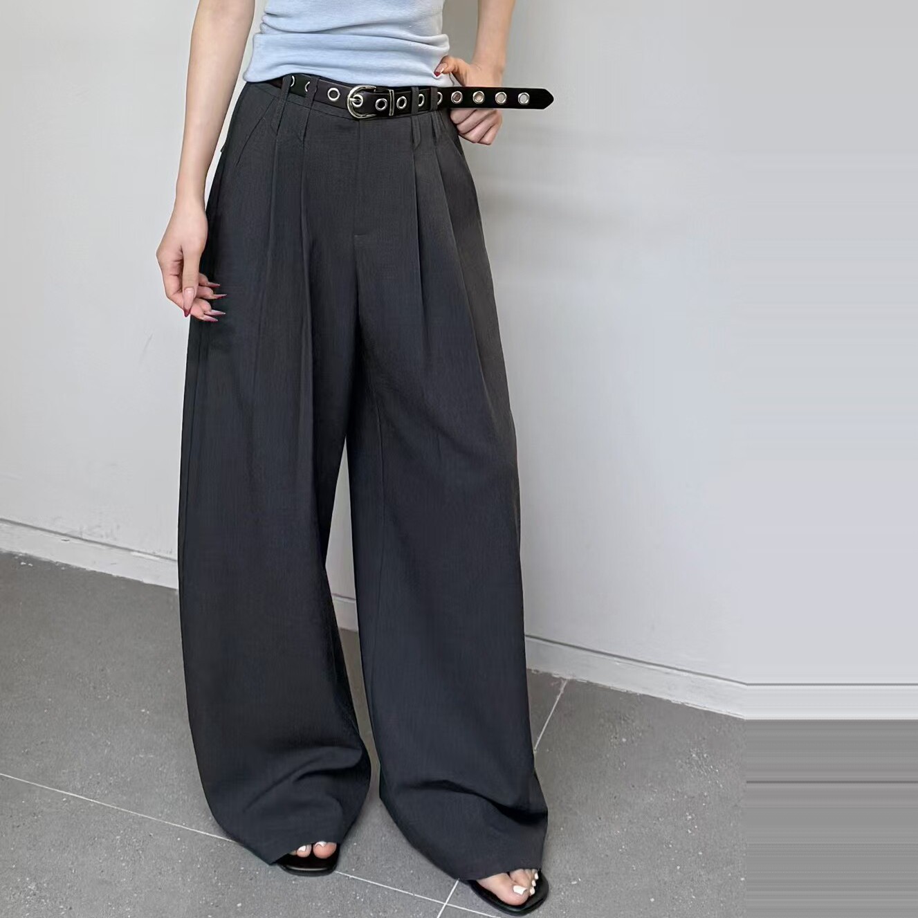 西裤垂坠感高级感阔腿裤酷飒风弯刀裤女2026新款春款宽松气质长裤