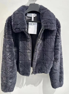 树82 秋冬新款D家藤格纹蒙田水貂毛灰色翻领真丝里短款皮草外套女