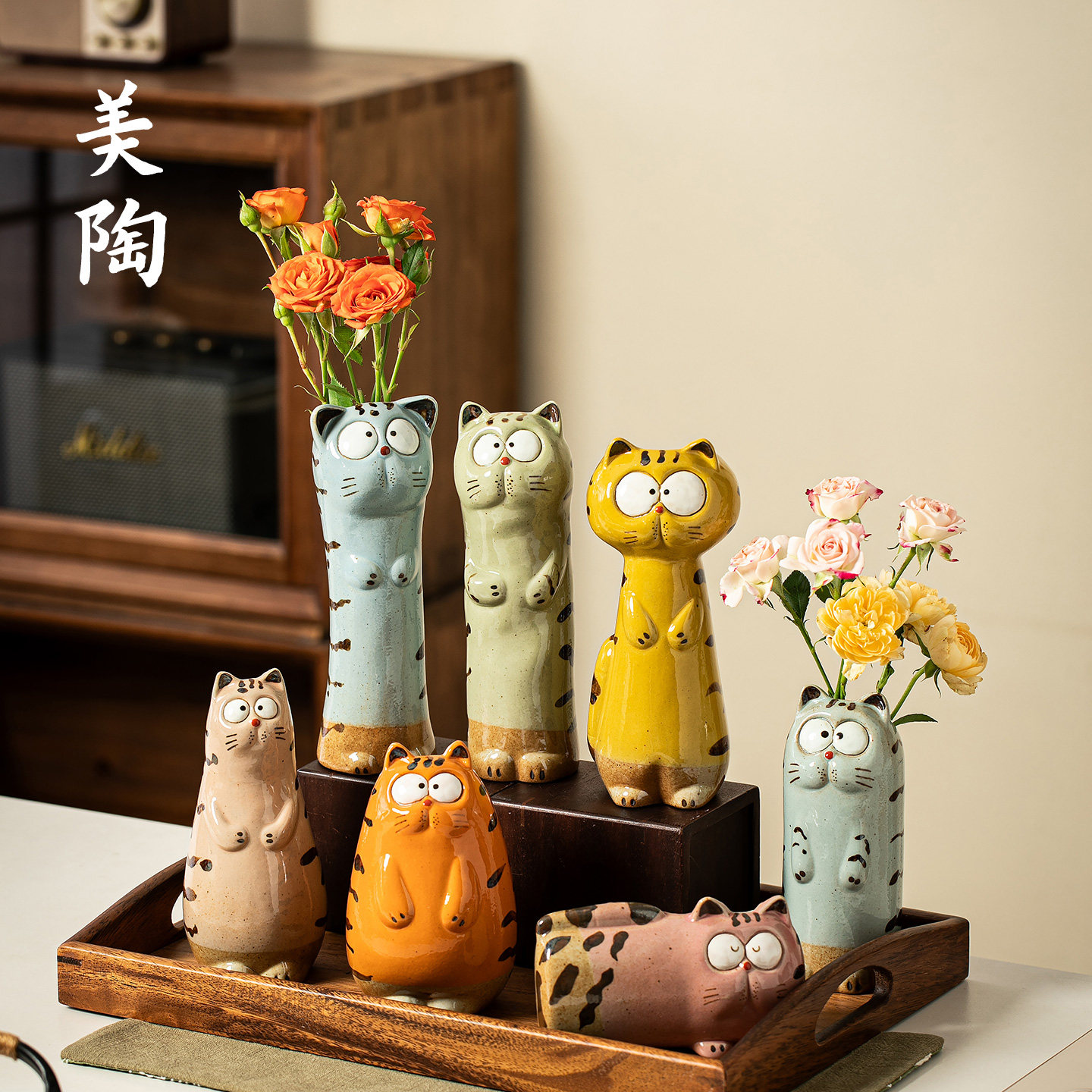 景德镇手绘猫咪陶瓷花瓶可爱图片