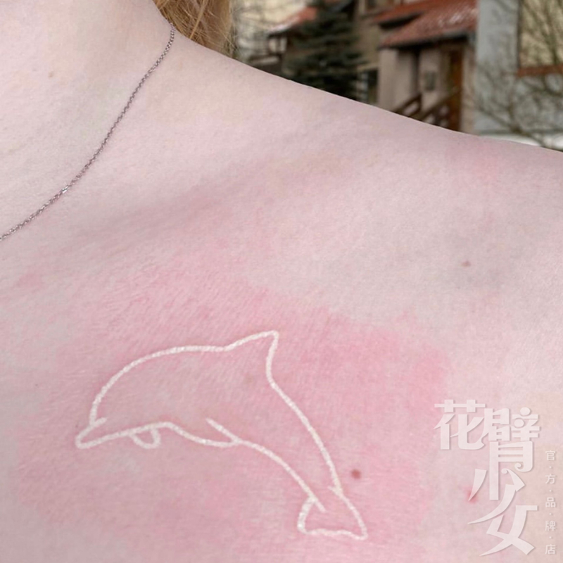 花臂少女tattoo2020新品新工艺白色手腕纹身贴线条小海豚一张两个