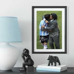 马拉多纳拥抱梅西经典纪念相框酒吧装饰阿根廷队足球球迷礼品摆件