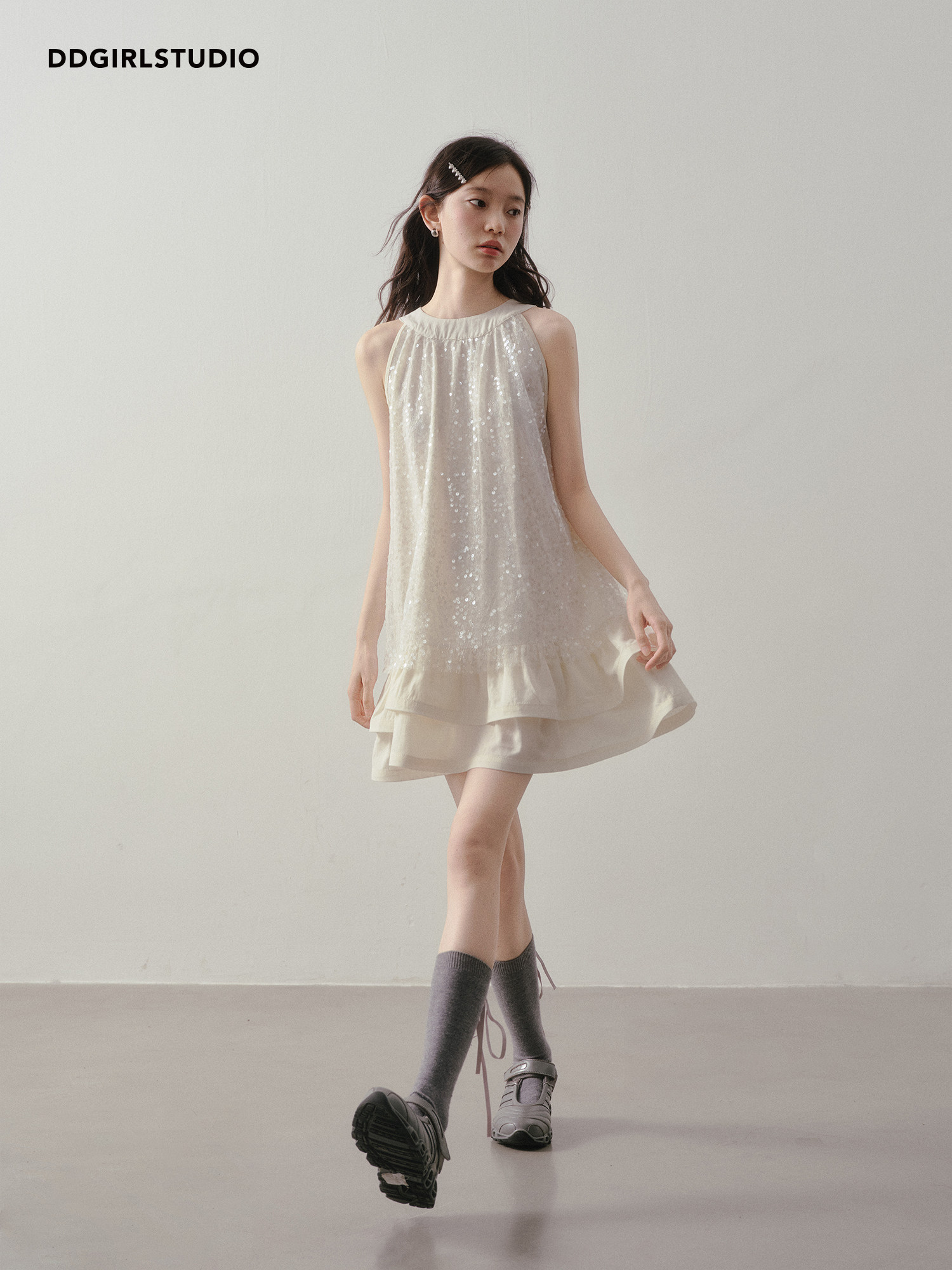 Ddgirl's "Moonlight Debris" Sweet and Cool Girly Style Sequin Halter Dress Sleeveless A-Line Ruffled Short Skirt with a Sense of Atmosphere
