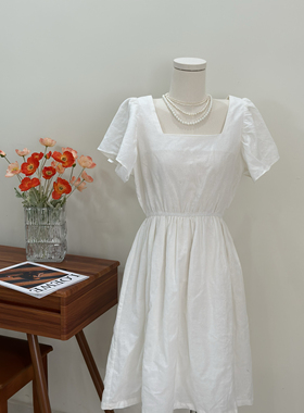 法式方领泡泡袖麻料连衣裙女新款收腰显瘦气质小个子白色a字裙子