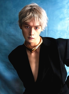 男士夸张大V心形项链个性潮流