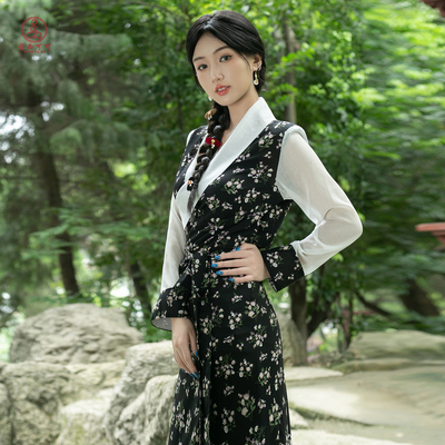 藏式服装女黑色碎花假两件藏族服