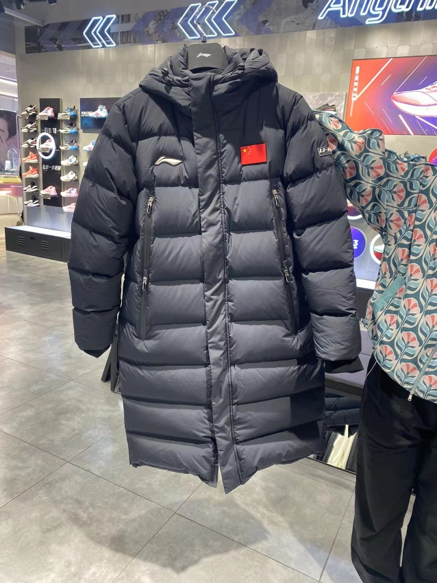 李宁长款过膝胸前国旗款羽绒服2024新款鸭绒保暖加厚大衣AYMU343