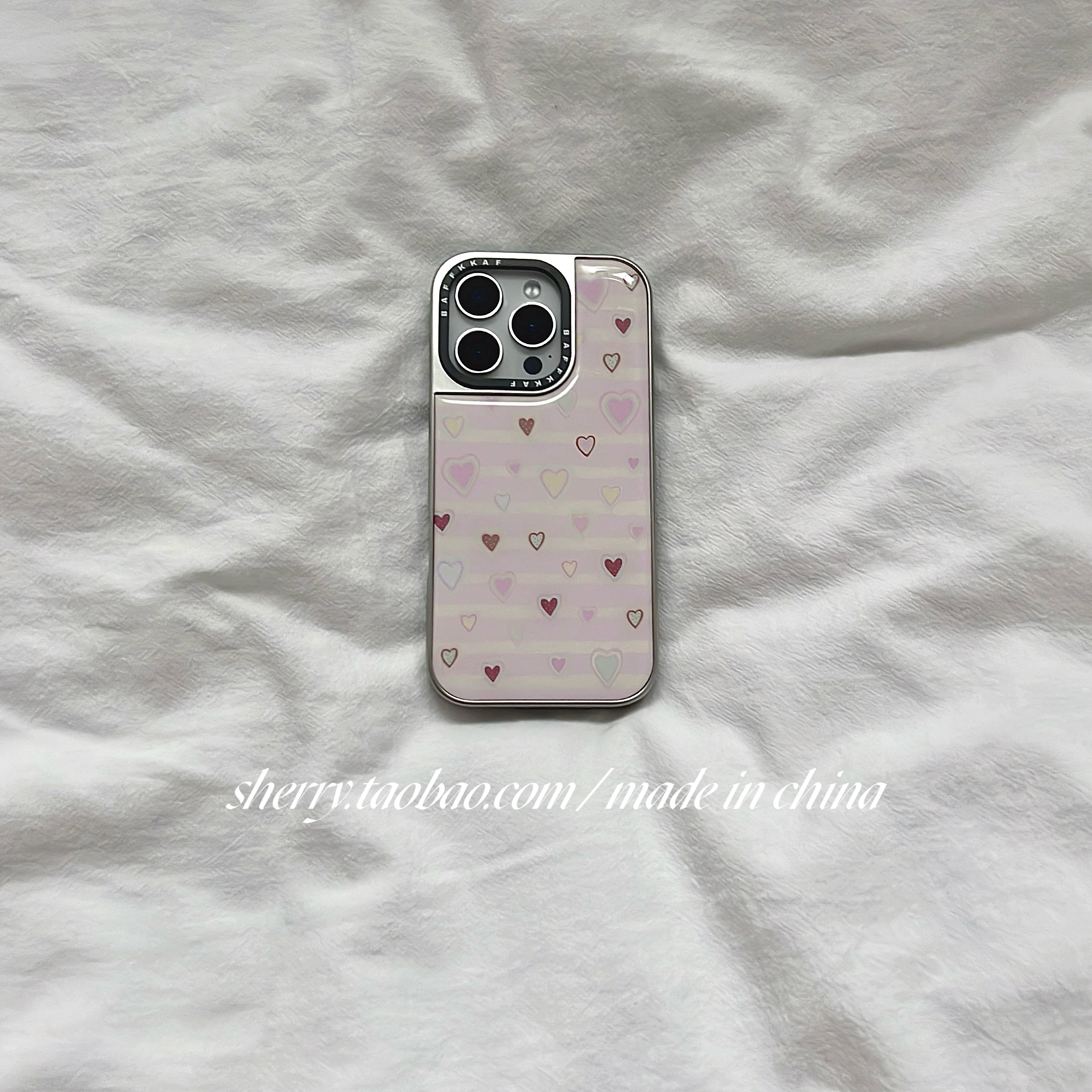 适用苹果16promax手机壳彩色爱心