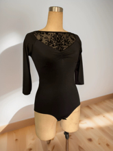 YIMIDANCE 新款夏季摩登舞上衣女成人练功服缕空露背复古风连体服
