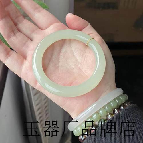 老坑和田玉青海料冰底晴水湖水绿手镯高端青白玉圆条少女款镯百搭