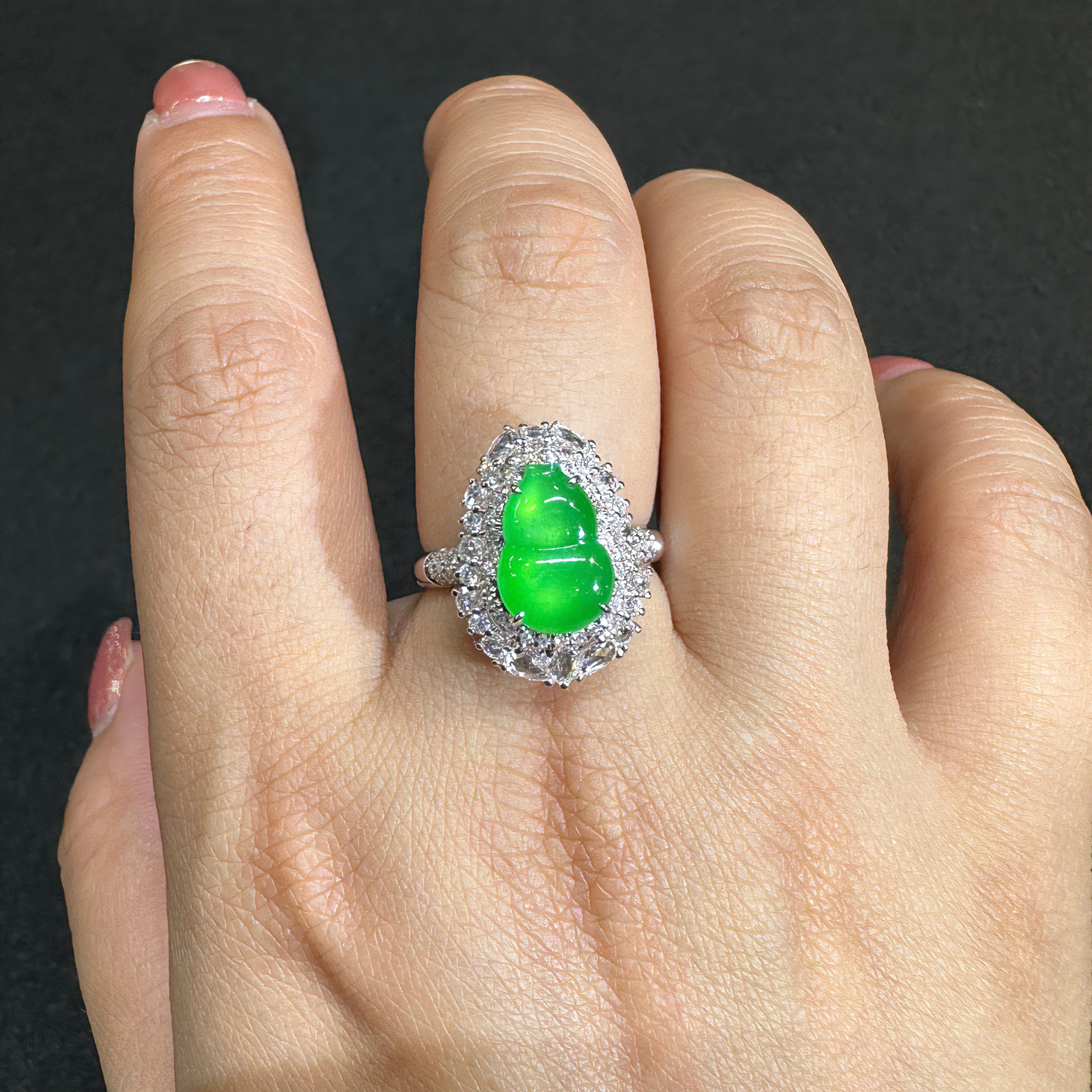 缅甸A货龙石种阳绿翡翠葫芦戒指18k金镶钻石起光阳绿葫芦翡翠女戒,珠宝/钻石/翡翠,戒指/指环,淘宝优惠券,粉丝福利购,淘宝优惠卷