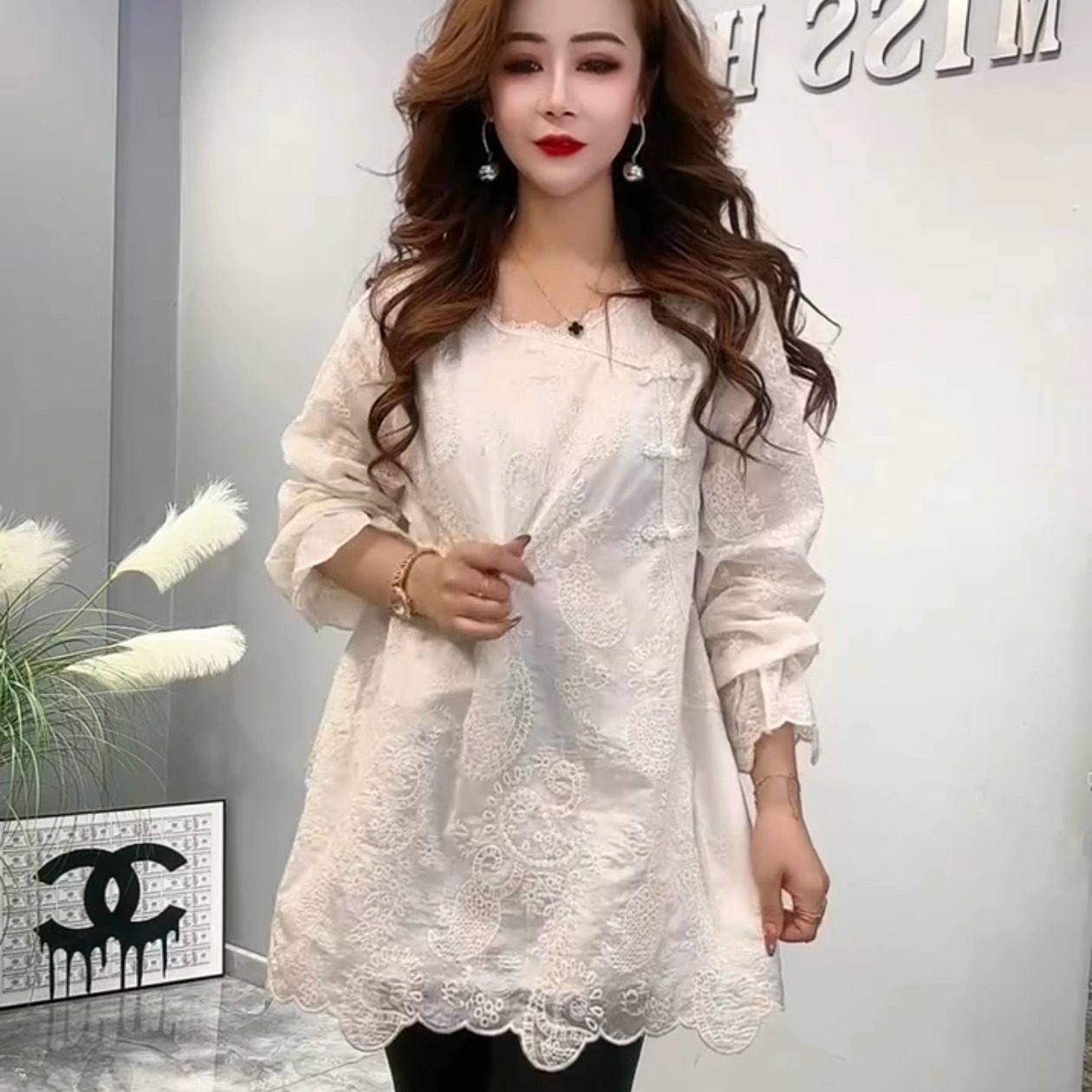 欧货女款蕾丝网纱打底衫盘扣刺绣2024冬季新款新中式显瘦甜美女,女装/女士精品,衬衫,淘宝优惠券,粉丝福利购,淘宝优惠卷