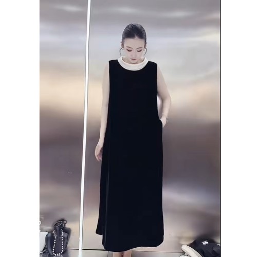 2026夏季新款通勤风黑色无袖连衣裙女收腰显瘦A字裙高级感小黑裙